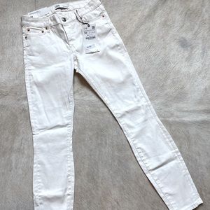 NWT Zara coated white skinny jeans. Sold Out! Sz 2